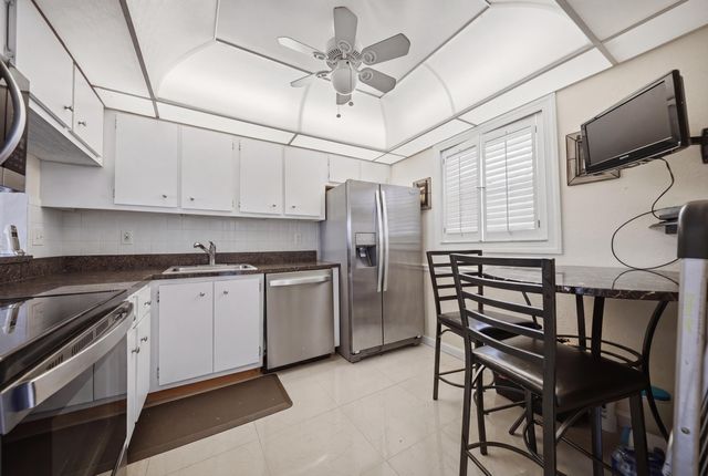 3040 Holiday Springs Boulevard 212, Margate, FL 33063