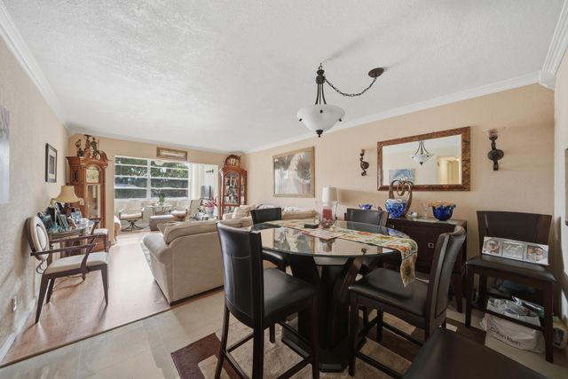 3040 Holiday Springs Boulevard 212, Margate, FL 33063