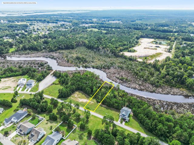 240 Kings Creek Crossing, Holly Ridge, NC 28445