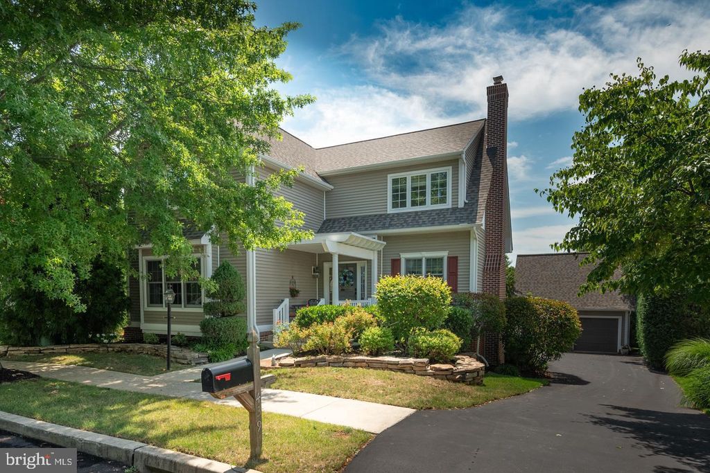 439 FAIRMONT DR, Chester Springs, PA 19425