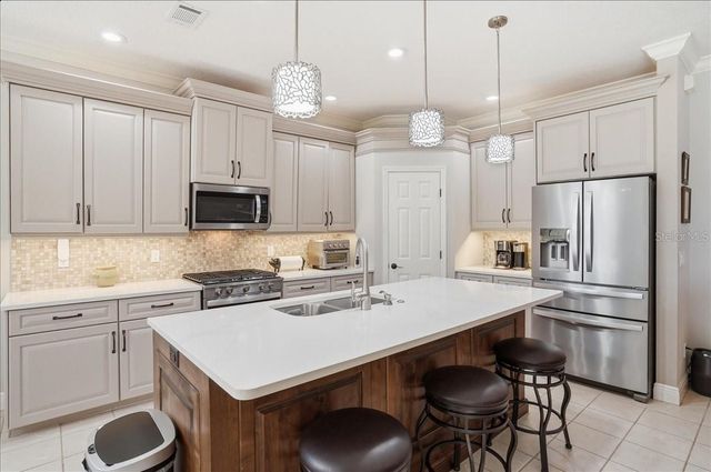 8205 STIRLING FALLS CIRCLE, Sarasota, FL 34243