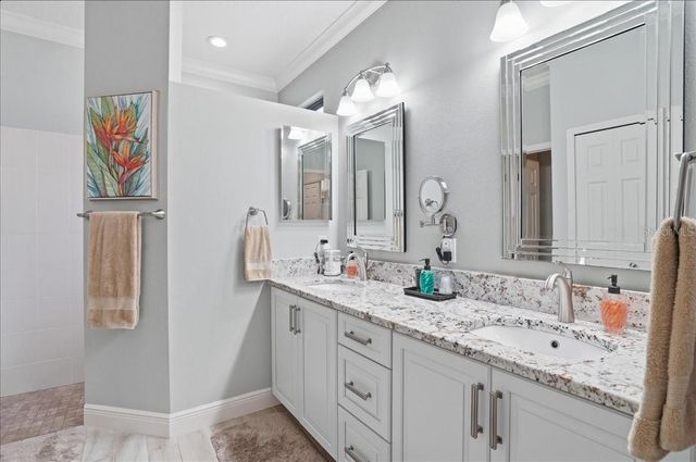 8205 STIRLING FALLS CIRCLE, Sarasota, FL 34243