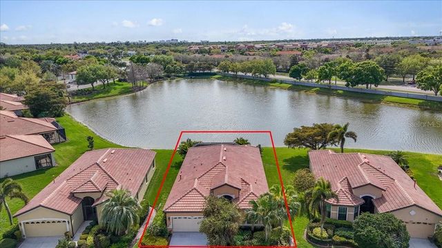 8205 STIRLING FALLS CIRCLE, Sarasota, FL 34243