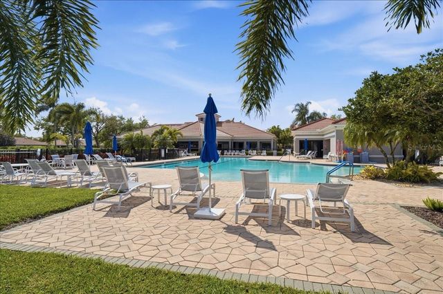 8205 STIRLING FALLS CIRCLE, Sarasota, FL 34243