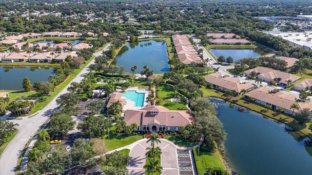 8205 STIRLING FALLS CIRCLE, Sarasota, FL 34243