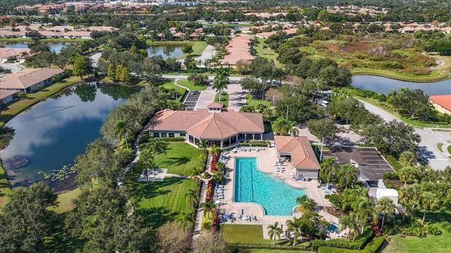 8205 STIRLING FALLS CIRCLE, Sarasota, FL 34243