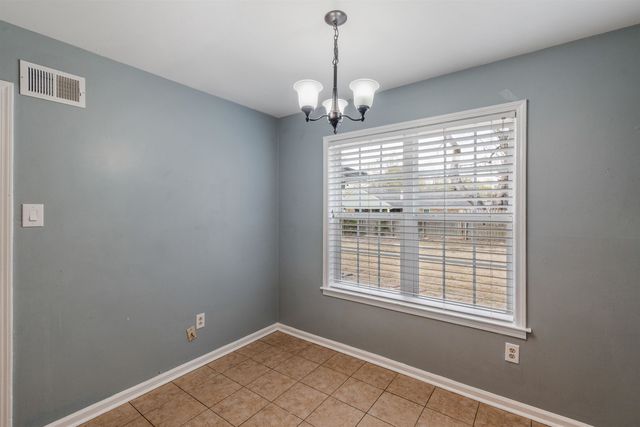 7102 ROSE TRAIL DR, Memphis, TN 38133