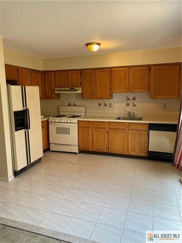 14 Concord Square 1503, Sayreville, NJ 08872