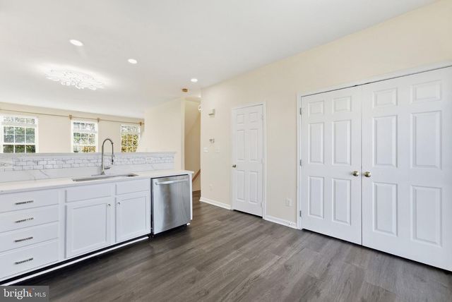 42838 SMALLWOOD TER, Chantilly, VA 20152