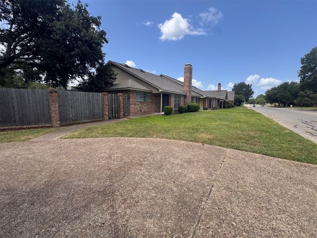205 Northwood Boulevard, Corsicana, TX 75110