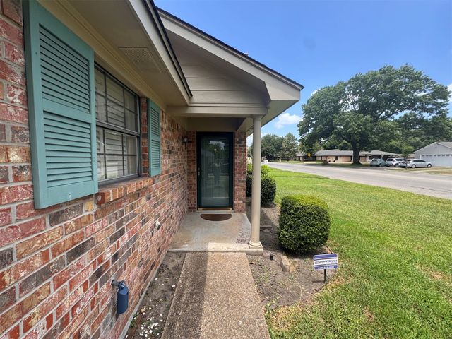 205 Northwood Boulevard, Corsicana, TX 75110