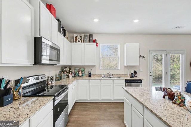 367 Hughes Ln, Pendergrass, GA 30567