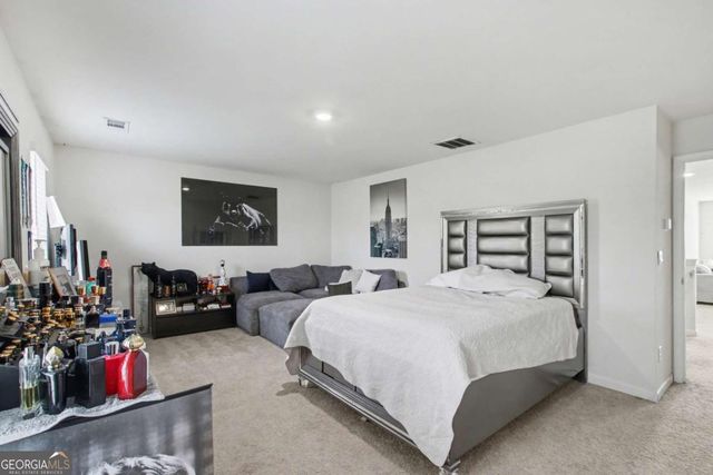 367 Hughes Ln, Pendergrass, GA 30567