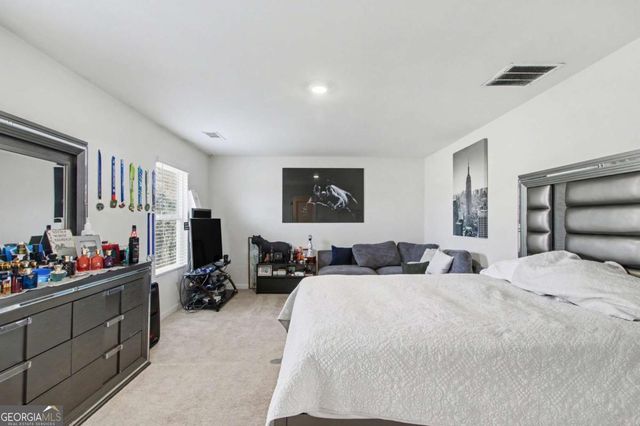 367 Hughes Ln, Pendergrass, GA 30567