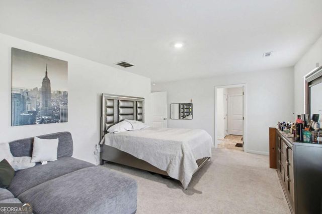 367 Hughes Ln, Pendergrass, GA 30567