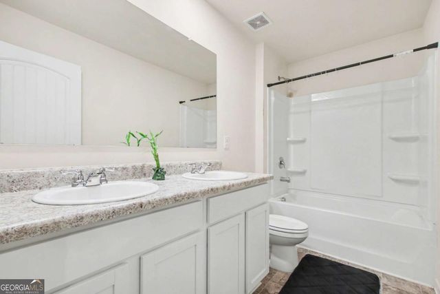 367 Hughes Ln, Pendergrass, GA 30567