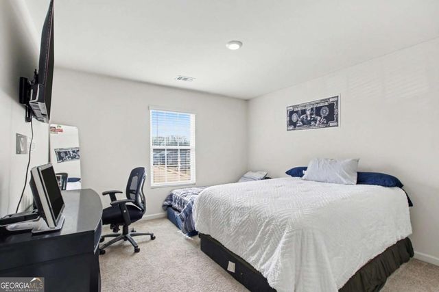 367 Hughes Ln, Pendergrass, GA 30567