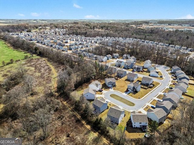 367 Hughes Ln, Pendergrass, GA 30567