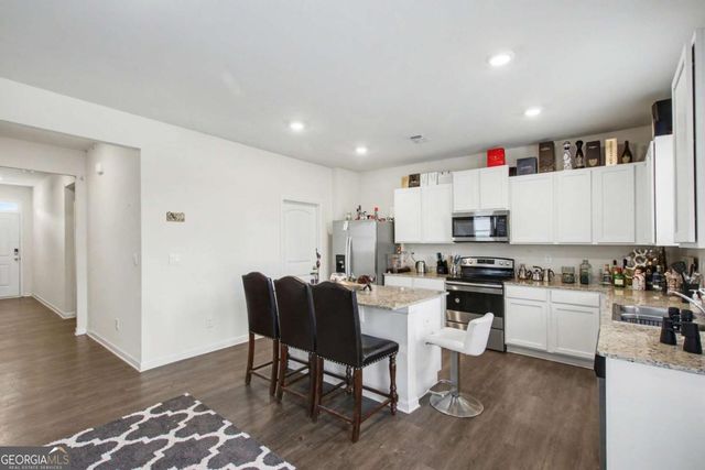 367 Hughes Ln, Pendergrass, GA 30567