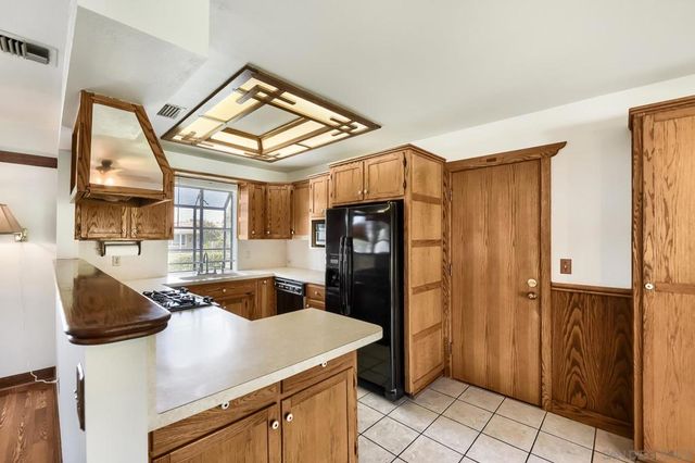 9427 WEST HEANEY CIR, Santee, CA 92071