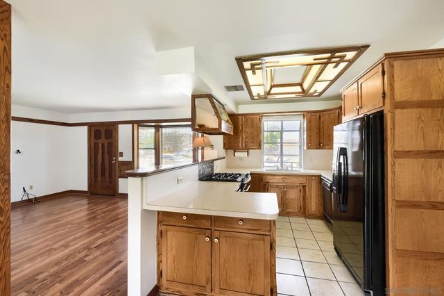 9427 WEST HEANEY CIR, Santee, CA 92071