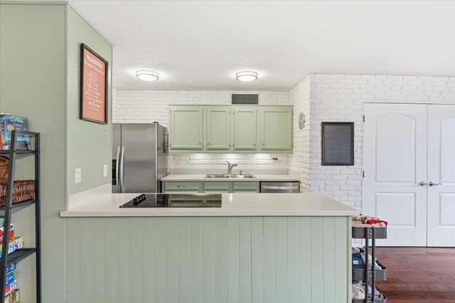 702 Meadow Mead Drive, Allen, TX 75002