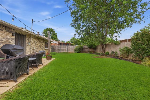 702 Meadow Mead Drive, Allen, TX 75002