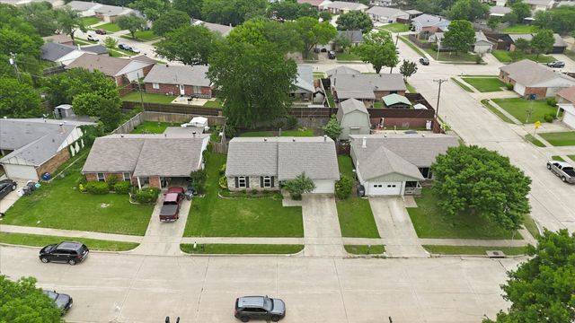 702 Meadow Mead Drive, Allen, TX 75002