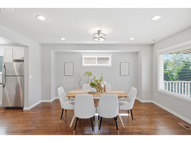 6924 Se MARTINS St, Portland, OR 97206