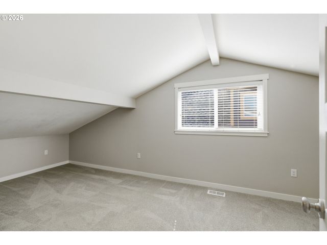 6924 Se MARTINS St, Portland, OR 97206