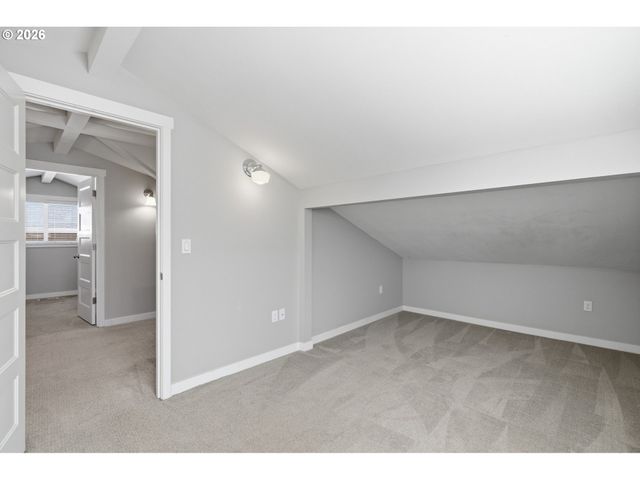 6924 Se MARTINS St, Portland, OR 97206