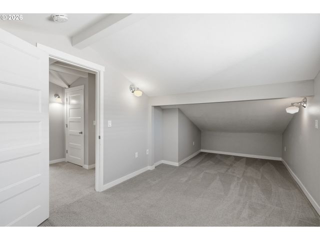 6924 Se MARTINS St, Portland, OR 97206
