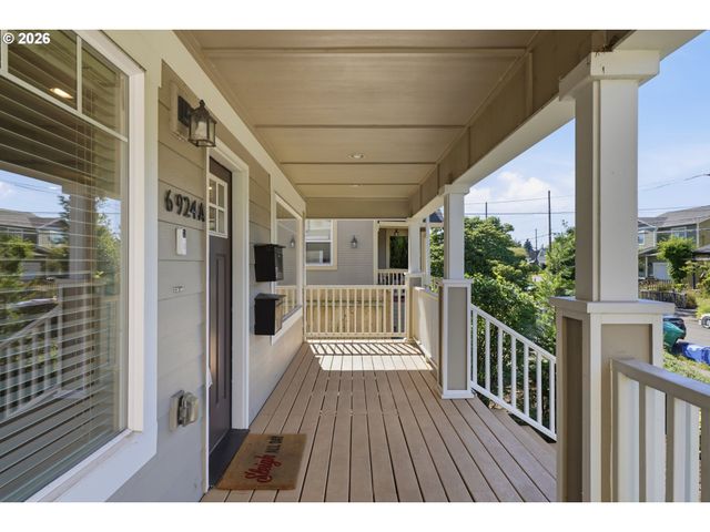 6924 Se MARTINS St, Portland, OR 97206