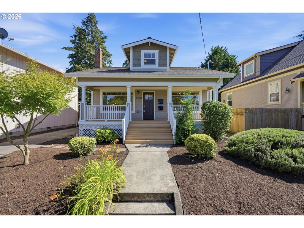 6924 Se MARTINS St, Portland, OR 97206