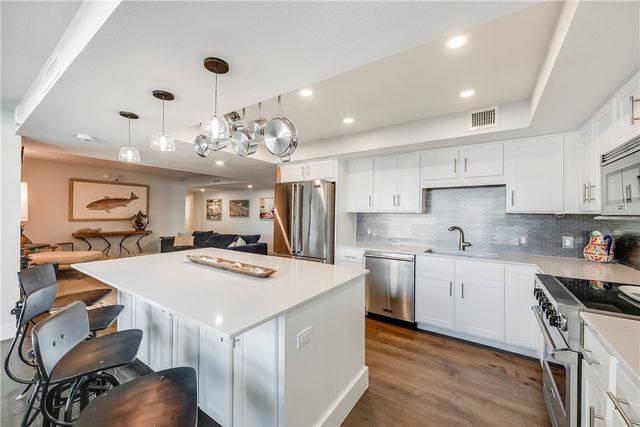 1000 N Station St 612, Port Aransas, TX 78373