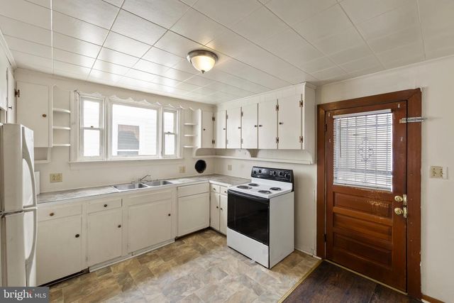 706 W KING ST, Martinsburg, WV 25401