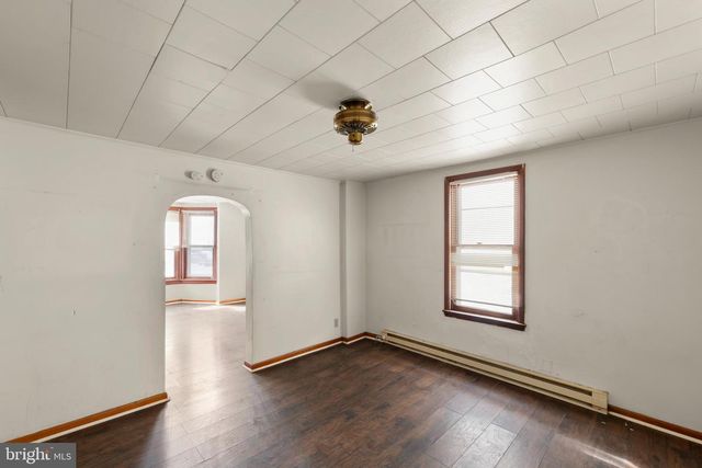 706 W KING ST, Martinsburg, WV 25401