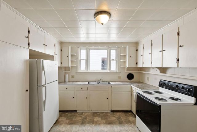 706 W KING ST, Martinsburg, WV 25401