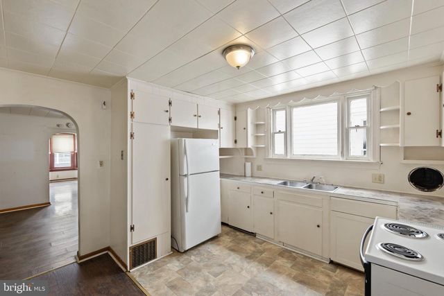 706 W KING ST, Martinsburg, WV 25401