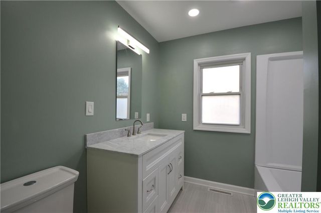 804 West State Street, Coopersburg Boro, PA 18036