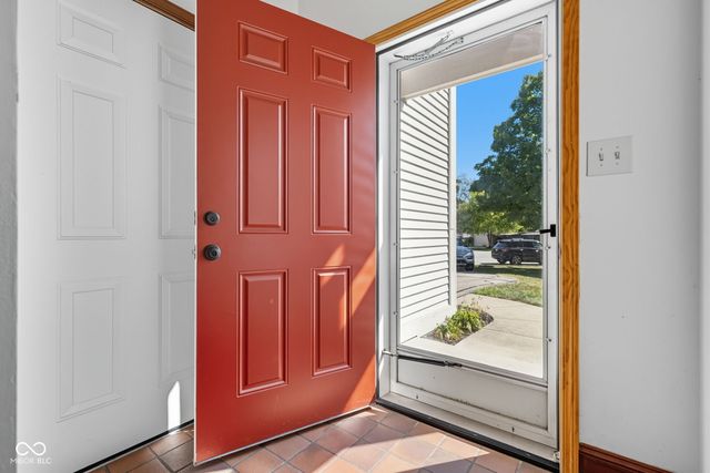 44 Dominion Drive, Zionsville, IN 46077