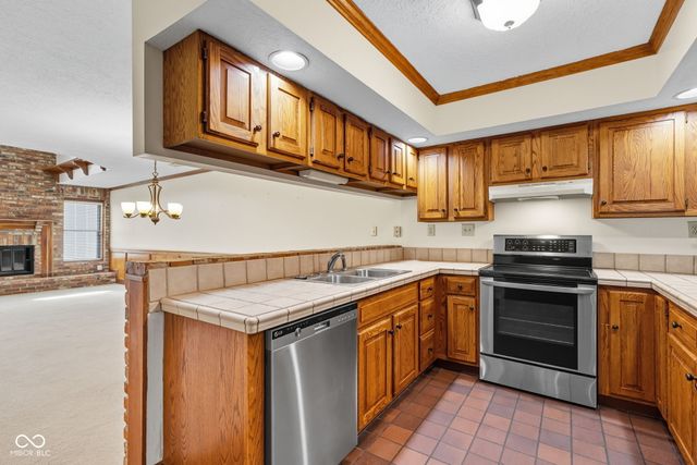 44 Dominion Drive, Zionsville, IN 46077