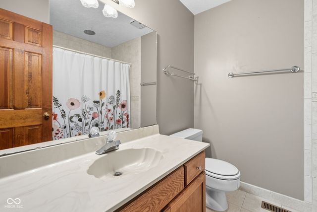 44 Dominion Drive, Zionsville, IN 46077