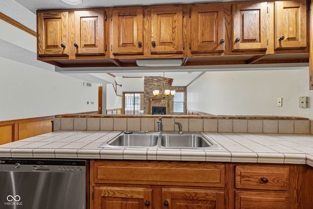 44 Dominion Drive, Zionsville, IN 46077