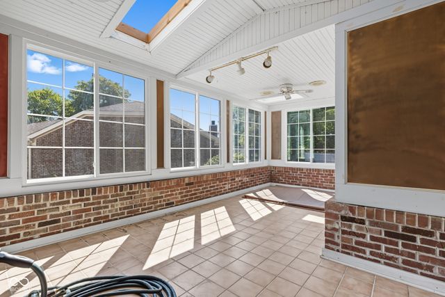 44 Dominion Drive, Zionsville, IN 46077