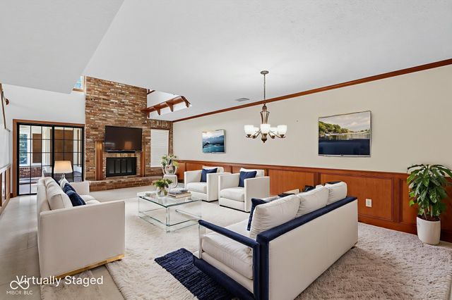 44 Dominion Drive, Zionsville, IN 46077