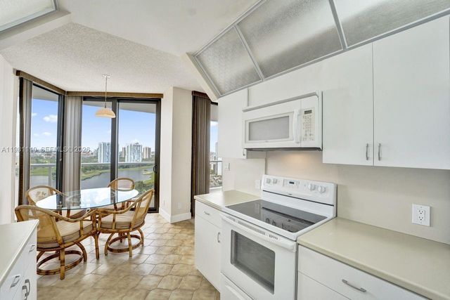 20281 E Country Club Drive 1703, Aventura, FL 33180