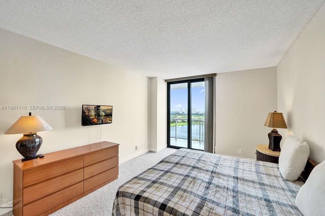 20281 E Country Club Drive 1703, Aventura, FL 33180