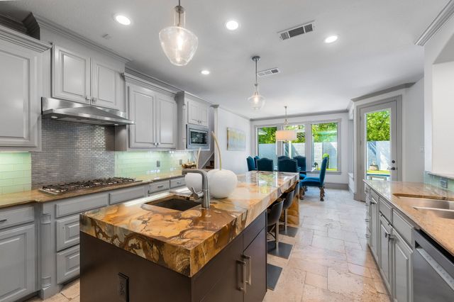 4001 Memorial Court, Carrollton, TX 75010