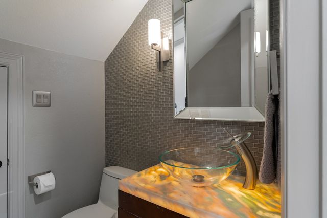 4001 Memorial Court, Carrollton, TX 75010